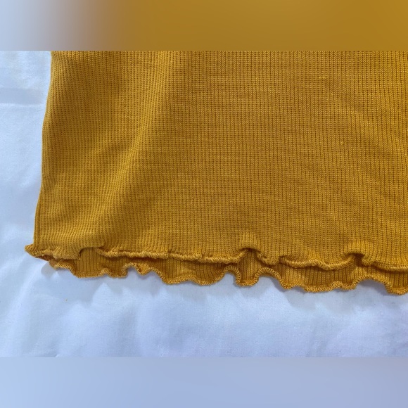 GUESS Yellow Lettuce Edge Mock Neck - Picture 2 of 7